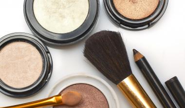 Make up cosmetics